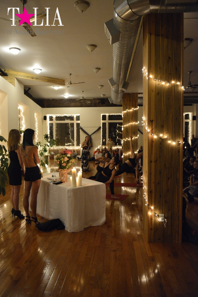 Неофициальная часть выпускного вечера тренеров Виньяса-Йоги в Нью-Йорк-Сити 2016