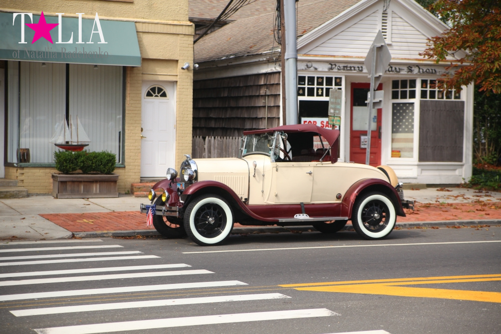 Шоу ретро-автомобилей в Хэмптонсе, штат Нью-Йорк