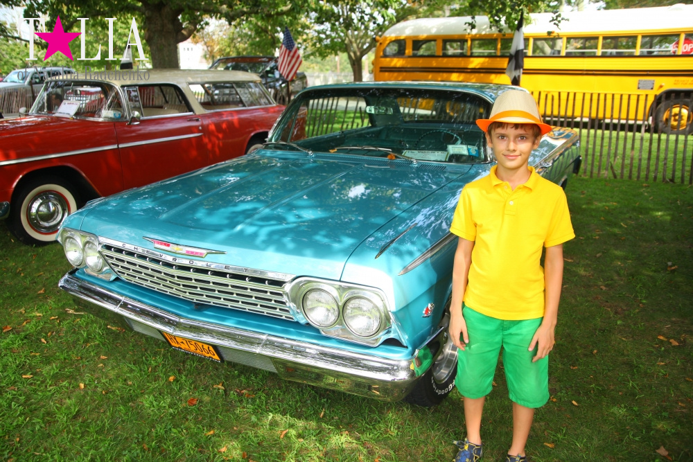 Шоу ретро-автомобилей в Хэмптонсе, штат Нью-Йорк