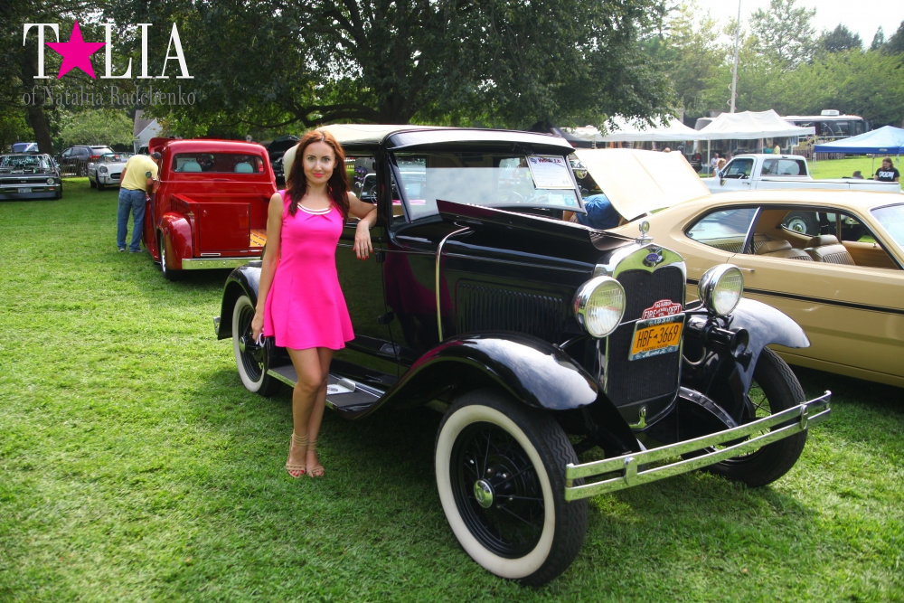 Шоу ретро-автомобилей в Хэмптонсе, штат Нью-Йорк