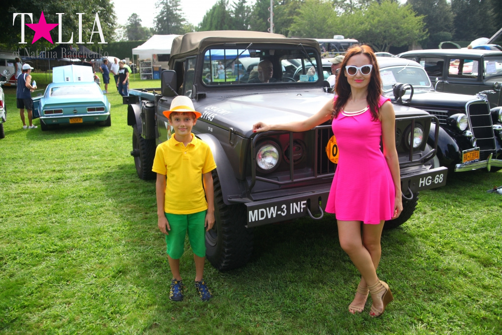 Шоу ретро-автомобилей в Хэмптонсе, штат Нью-Йорк