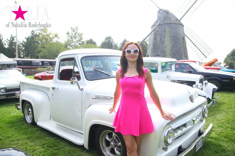 Шоу ретро-автомобилей в Хэмптонсе, штат Нью-Йорк