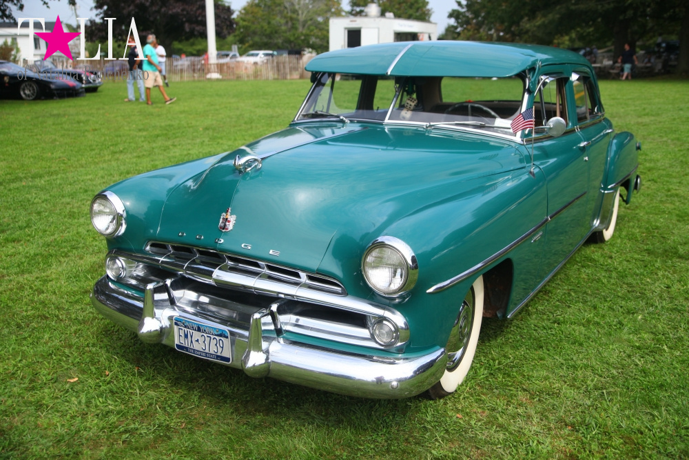 Шоу ретро-автомобилей в Хэмптонсе, штат Нью-Йорк