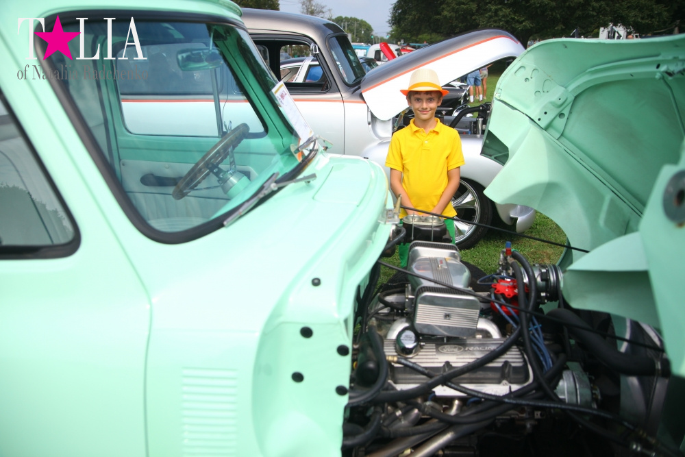 Шоу ретро-автомобилей в Хэмптонсе, штат Нью-Йорк