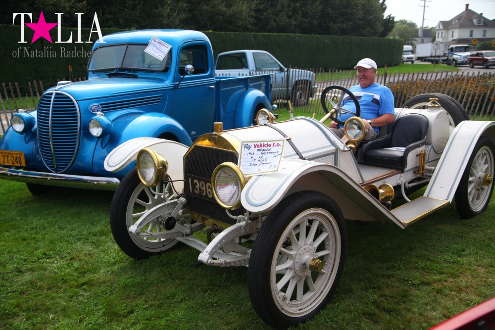 Шоу ретро-автомобилей в Хэмптонсе, штат Нью-Йорк