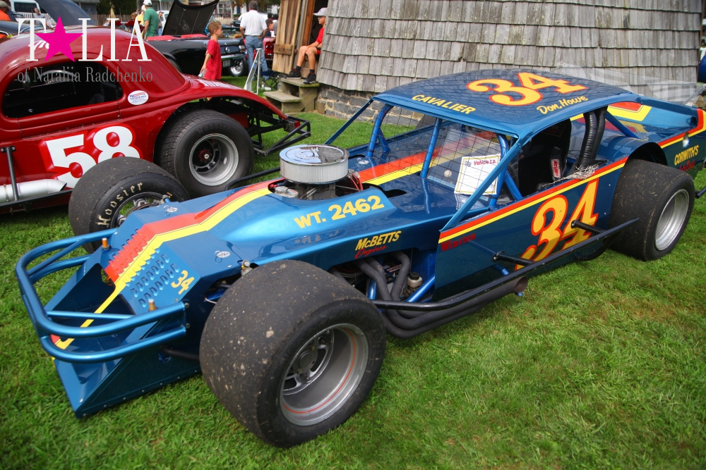 Шоу ретро-автомобилей в Хэмптонсе, штат Нью-Йорк