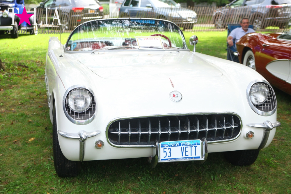 Шоу ретро-автомобилей в Хэмптонсе, штат Нью-Йорк