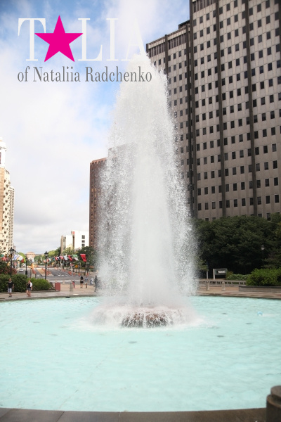 Фонтан возле памятника LOVE, Филадельфия, США