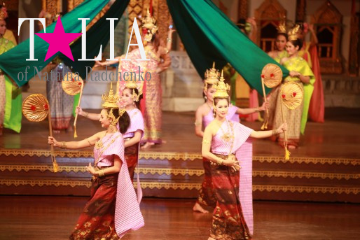 Национальный тайский танец. Паттайя, Таиланд.