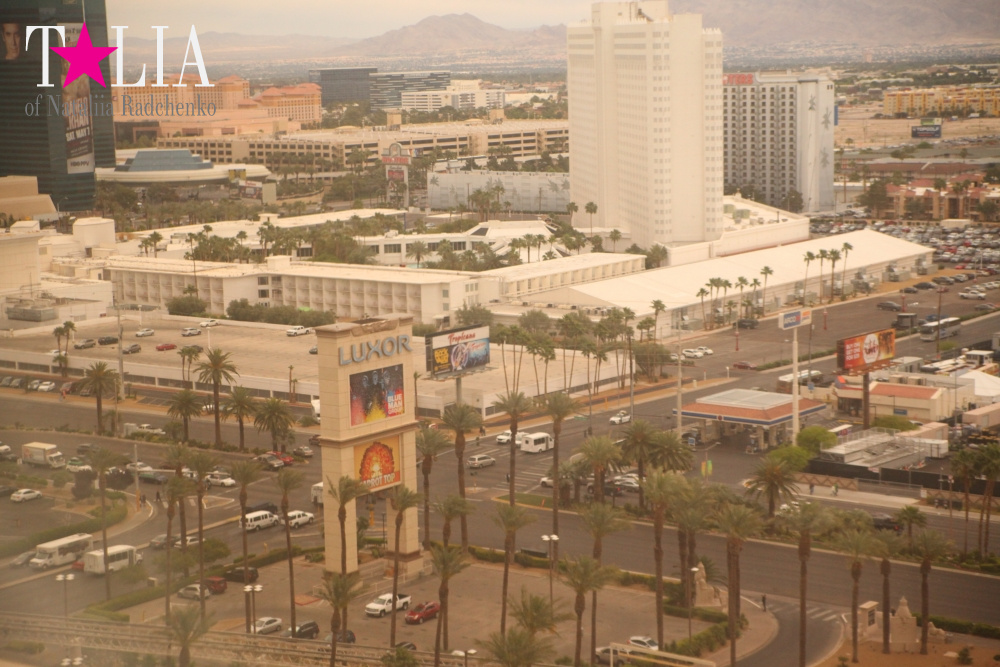 Вид из нашего номера на 22-м этаже.