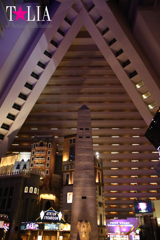 Пирамида в Лас Вегасе или отель Луксор, в котором мы останавливались