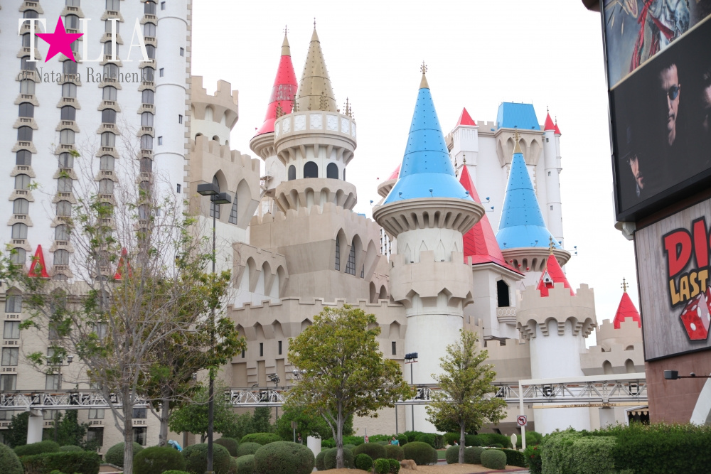 Главная улица Лас Вегаса - Стрип, с самыми дорогимы отелями в мире