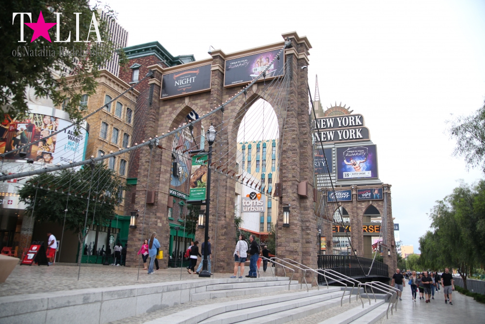 Главная улица Лас Вегаса - Стрип, с самыми дорогимы отелями в мире