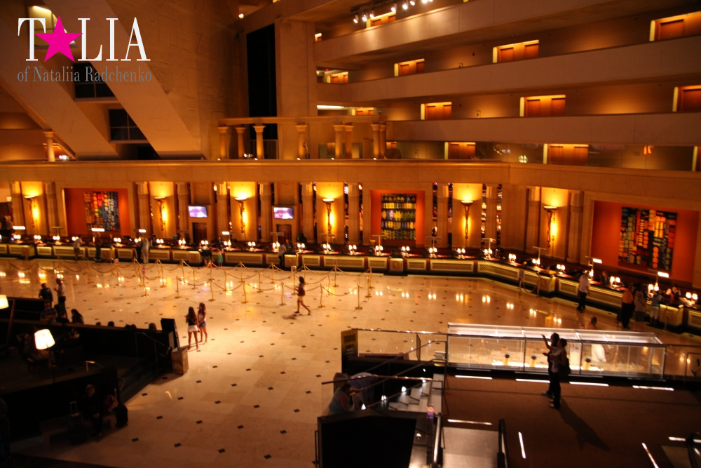 Пирамида в Лас Вегасе или отель Луксор, в котором мы останавливались