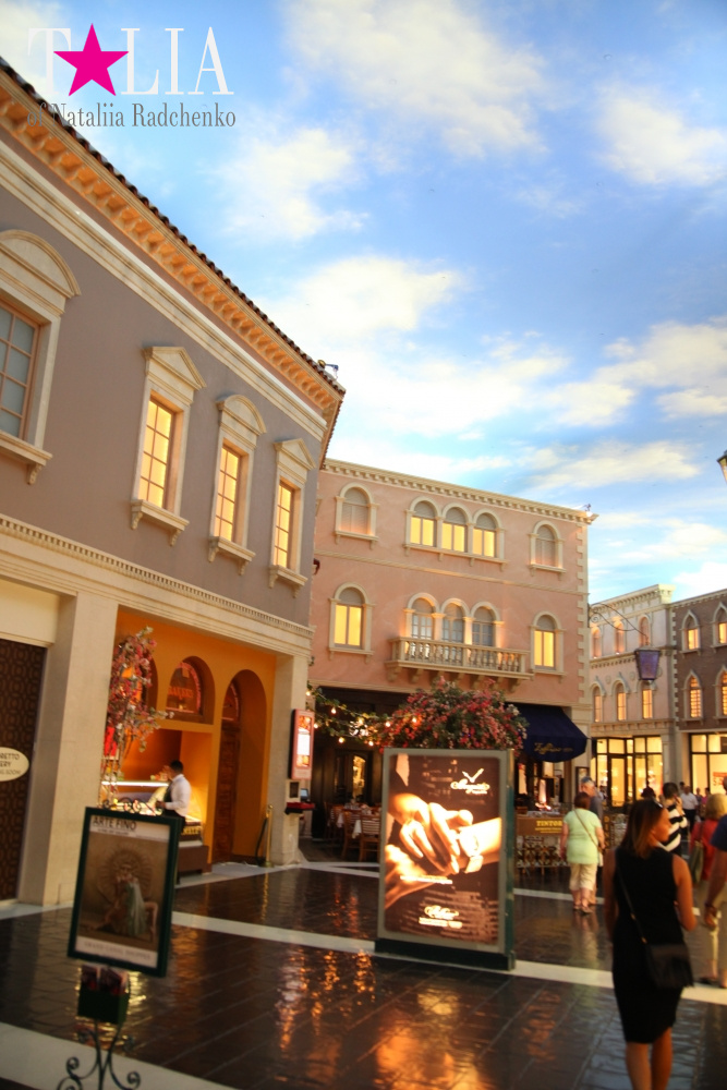 Каналы Венеции в отеле The Venetian в Лас Вегасе, Невада, США