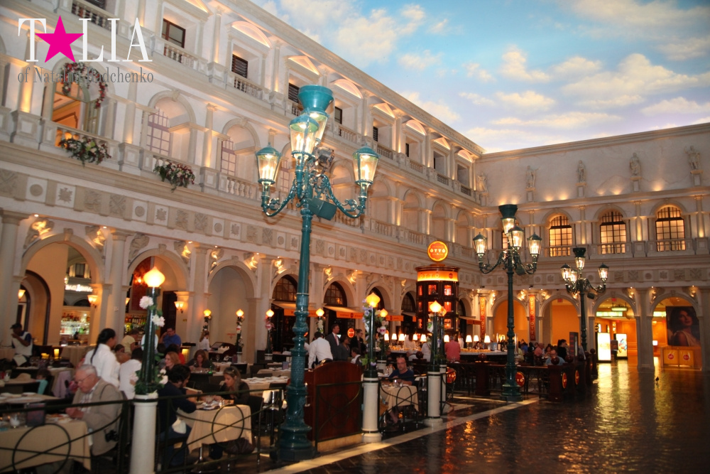 Каналы Венеции в отеле The Venetian в Лас Вегасе, Невада, США