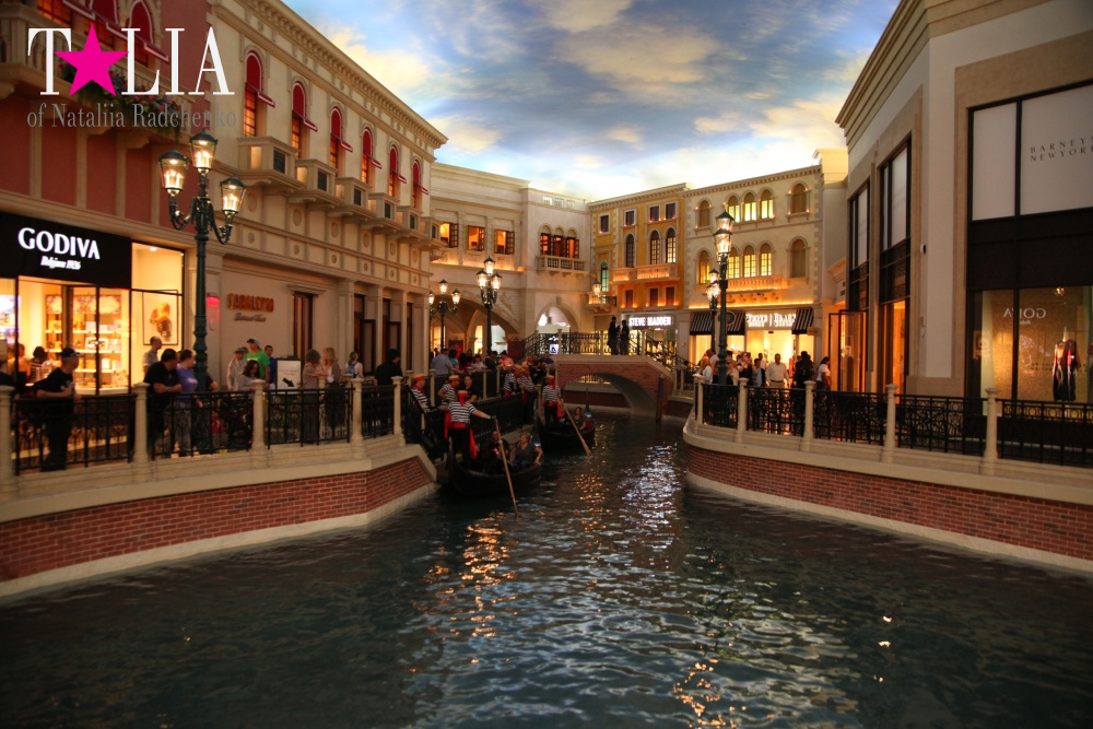 Каналы Венеции в отеле The Venetian в Лас Вегасе, Невада, США