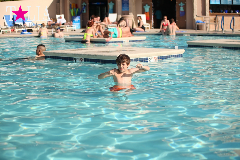 Бассейн в отеле Луксор в Лас Вегасе