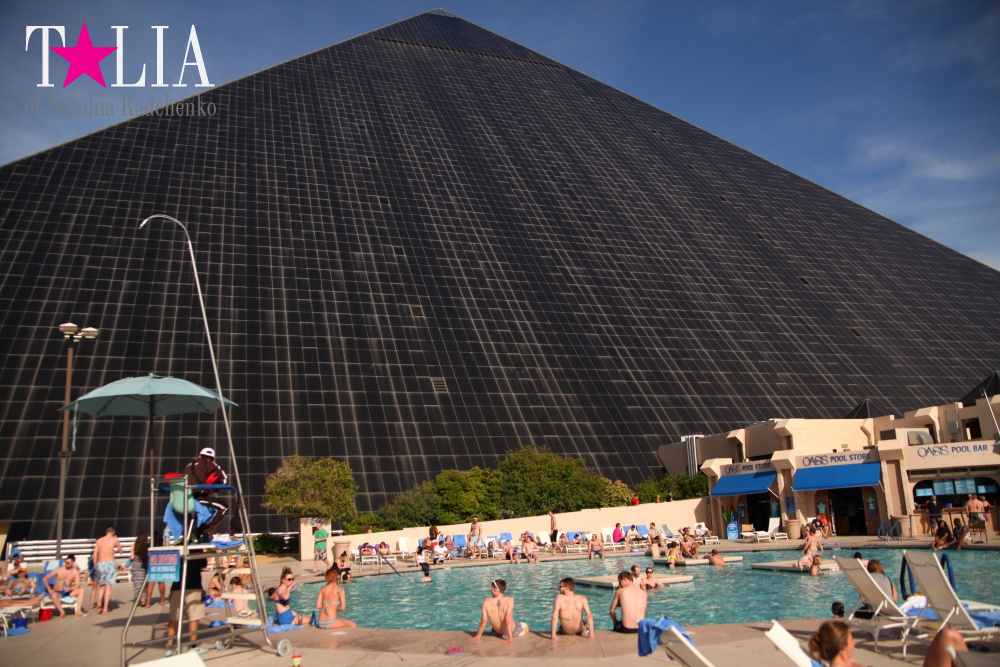 Пирамида в Лас Вегасе или отель Луксор, в котором мы останавливались