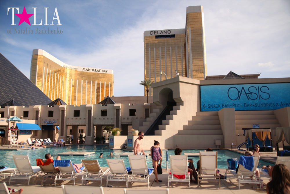 Бассейн в отеле Луксор в Лас Вегасе