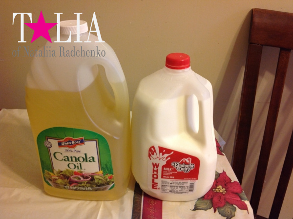 В США действительно часть продуктов продается в большой упаковке. Молоко - 3,78 литра и растительное масло - 3,79 литра.