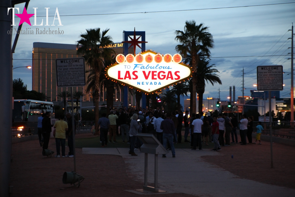 Вывеска Добро Пожаловать в Лас Вегас - визитка города грехов