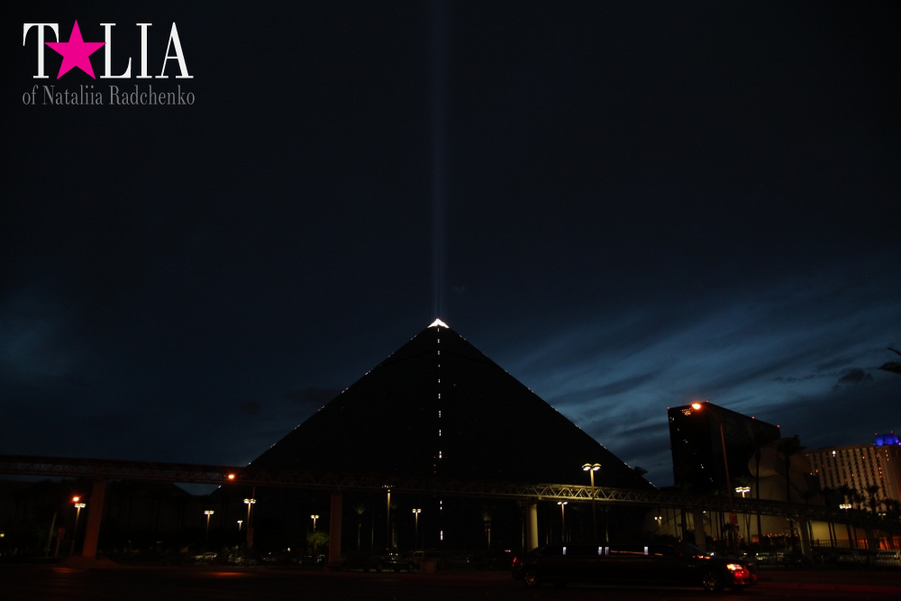 Пирамида в Лас Вегасе или отель Луксор, в котором мы останавливались