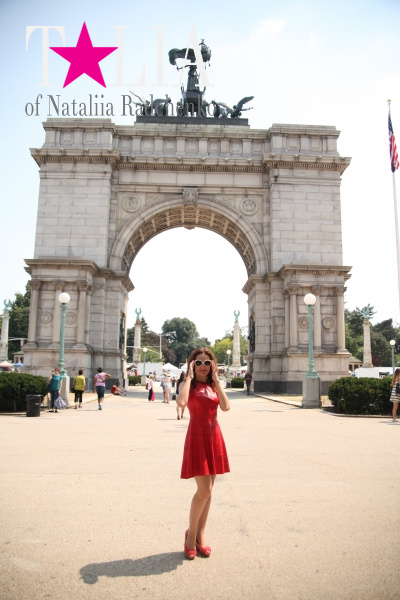 Триумфальная арка на площади Гранд-Арми-Плаза в Бруклине (Grand Army Plaza)