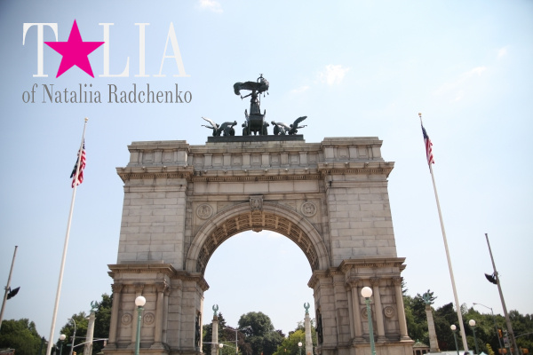 Триумфальная арка на площади Гранд-Арми-Плаза в Бруклине (Grand Army Plaza)