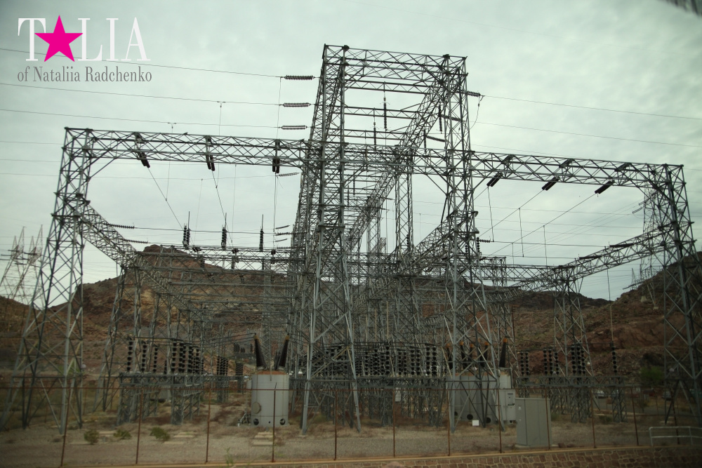 Гидроэлектростанция Плотина Гувера на реке Колорадо в Гранд Каньоне Аризоны