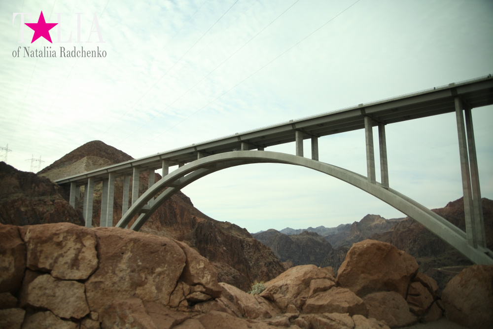 Гидроэлектростанция Плотина Гувера на реке Колорадо в Гранд Каньоне Аризоны