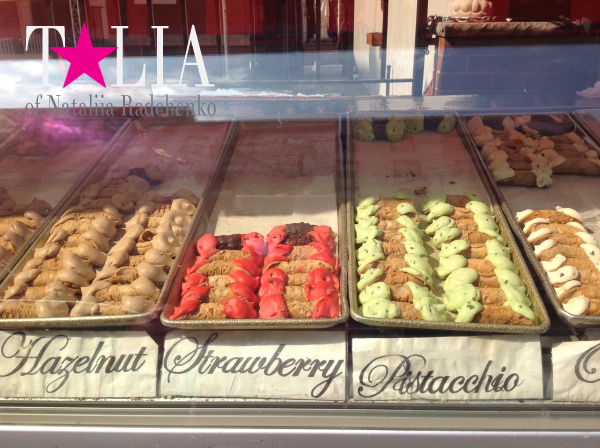 Уличная итальянская еда. Маленькая Италия, Манхэттен, Нью-Йорк. (Little Italy)