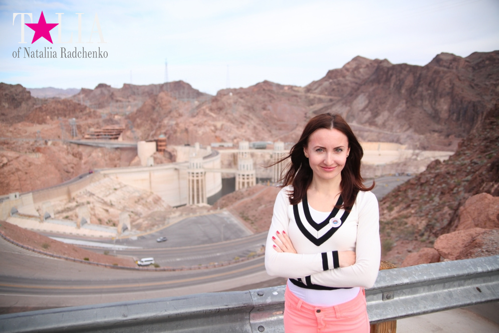 Гидроэлектростанция Плотина Гувера на реке Колорадо в Гранд Каньоне Аризоны