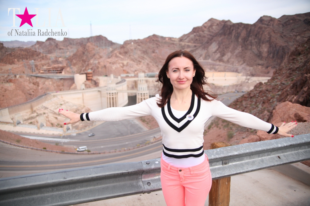 Гидроэлектростанция Плотина Гувера на реке Колорадо в Гранд Каньоне Аризоны