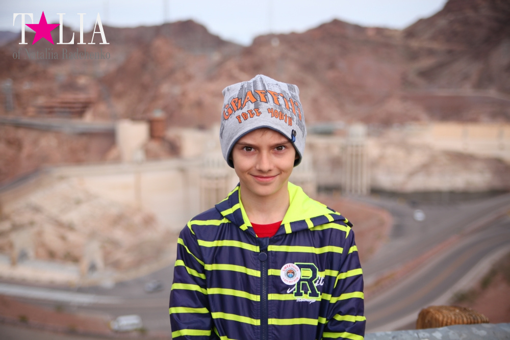 Гидроэлектростанция Плотина Гувера на реке Колорадо в Гранд Каньоне Аризоны