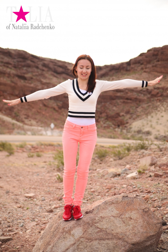 Гидроэлектростанция Плотина Гувера на реке Колорадо в Гранд Каньоне Аризоны