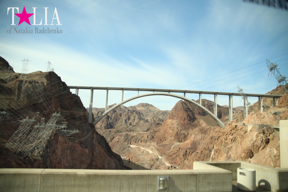 Гидроэлектростанция Плотина Гувера на реке Колорадо в Гранд Каньоне Аризоны