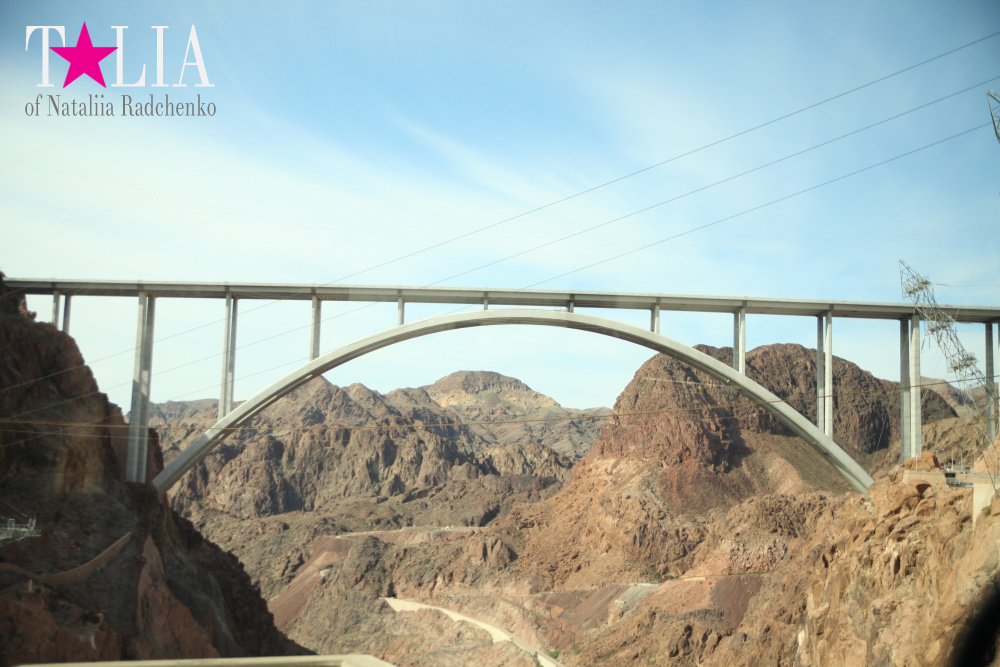 Гидроэлектростанция Плотина Гувера на реке Колорадо в Гранд Каньоне Аризоны