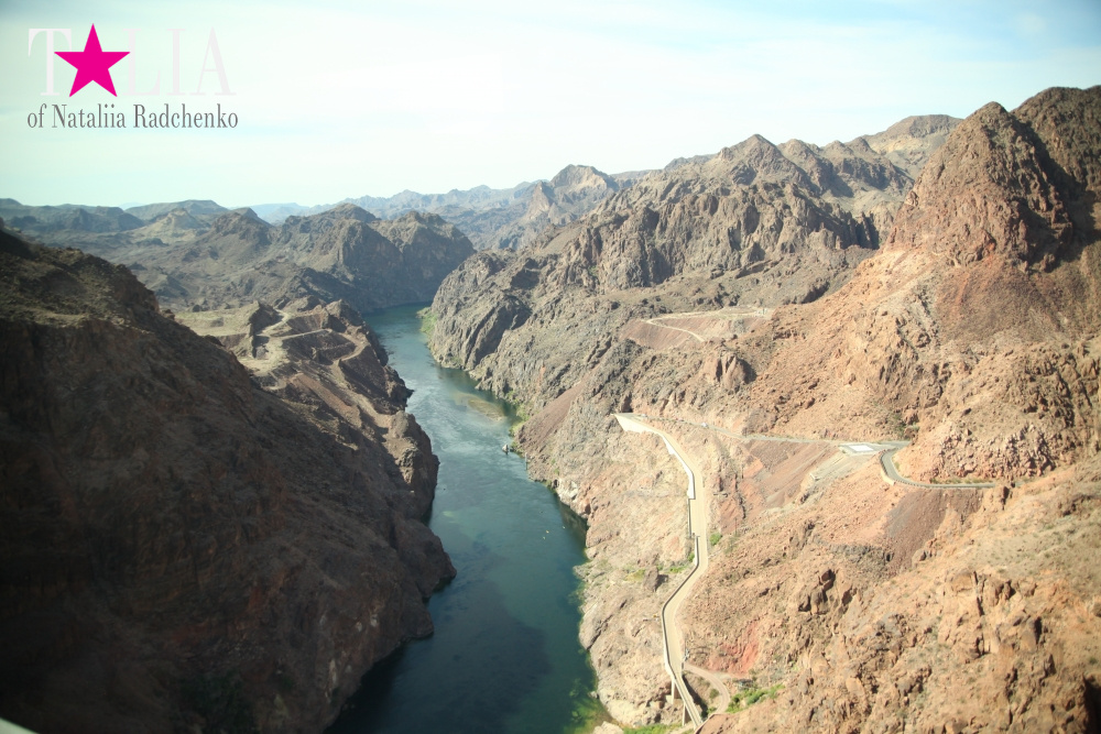 Гидроэлектростанция Плотина Гувера на реке Колорадо в Гранд Каньоне Аризоны