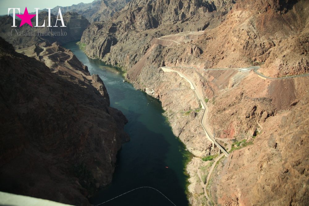 Гидроэлектростанция Плотина Гувера на реке Колорадо в Гранд Каньоне Аризоны