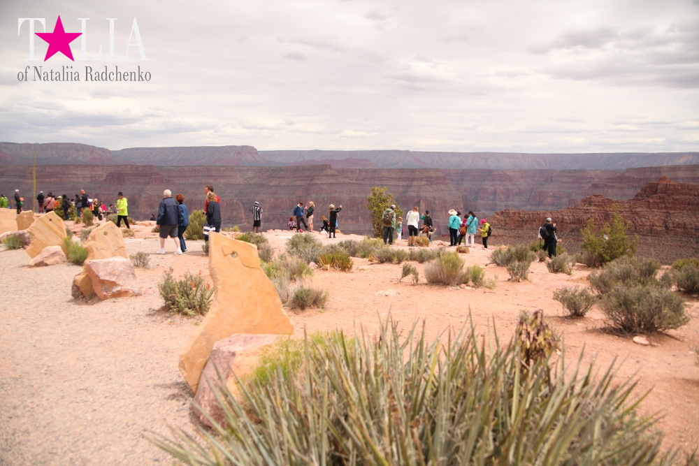 Стеклянный мост SkyWalk или смотровая площадка Гранд-Каньона, Аризона, США