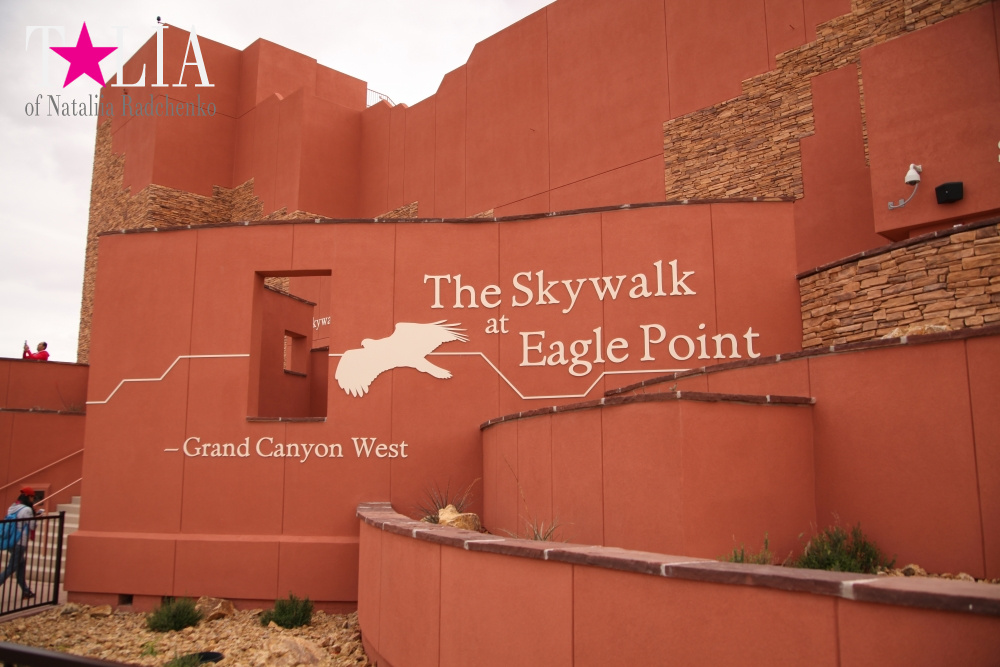 Стеклянный мост SkyWalk или смотровая площадка Гранд-Каньона, Аризона, США