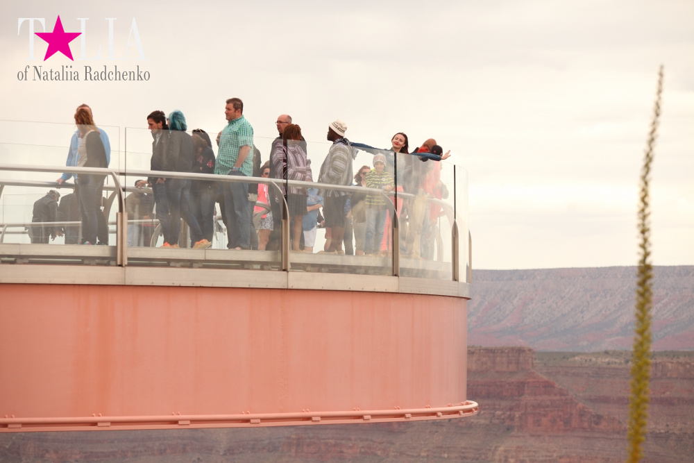 Стеклянный мост SkyWalk или смотровая площадка Гранд-Каньона, Аризона, США