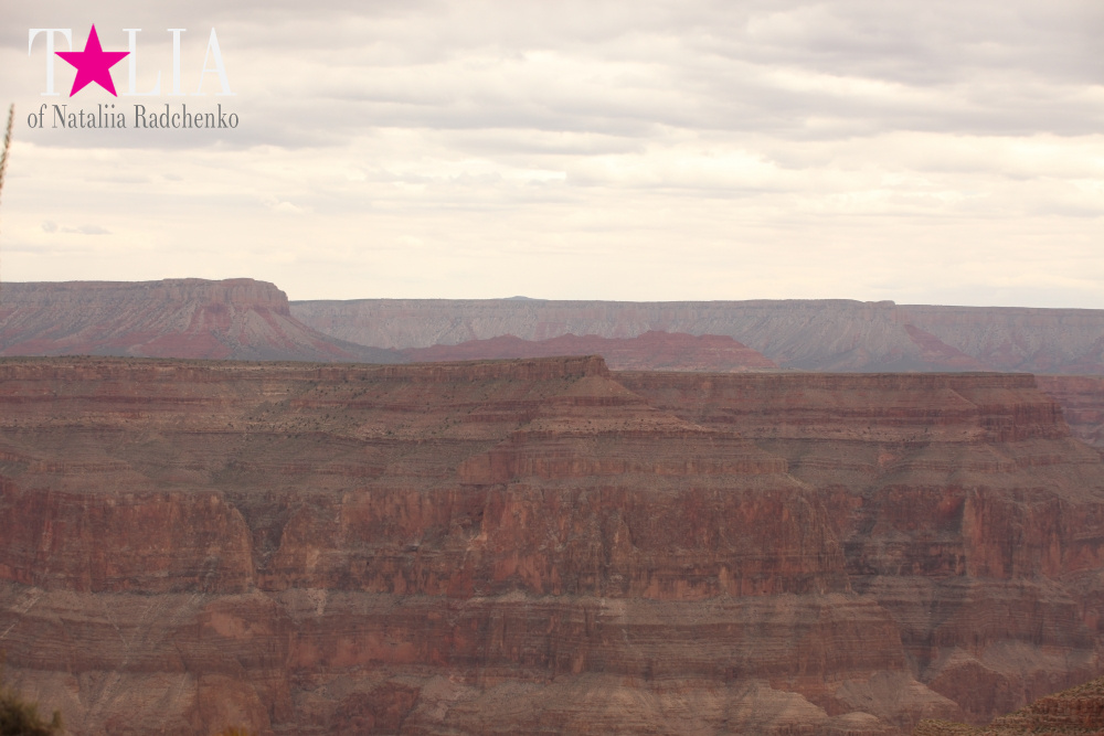 Стеклянный мост SkyWalk или смотровая площадка Гранд-Каньона, Аризона, США