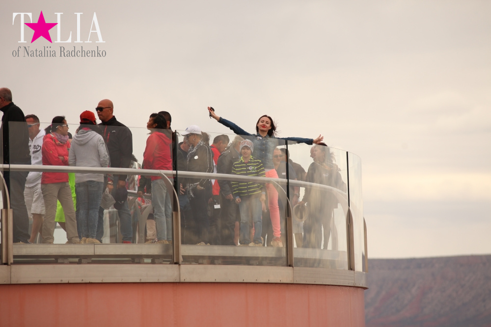 Стеклянный мост SkyWalk или смотровая площадка Гранд-Каньона, Аризона, США