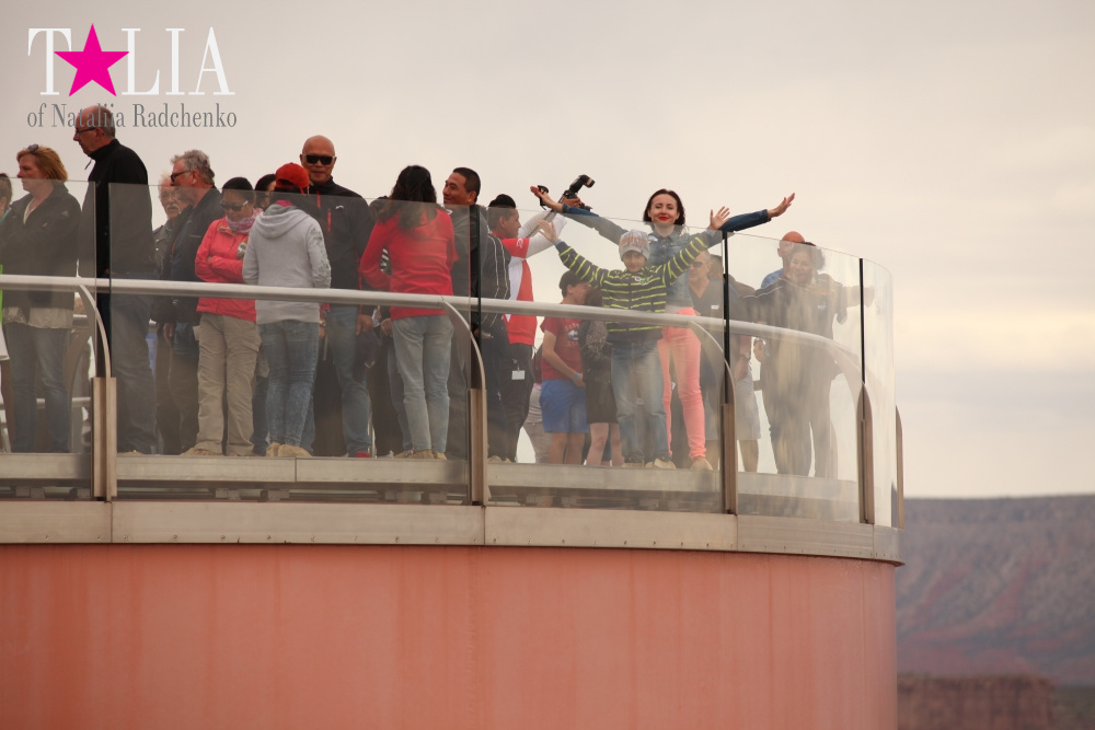 Стеклянный мост SkyWalk или смотровая площадка Гранд-Каньона, Аризона, США