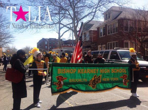 Подготовка к параду. 3 авеню, Бруклин.