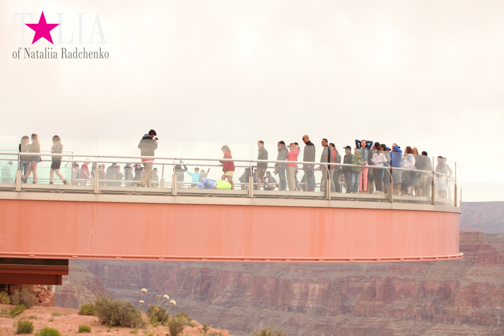 Стеклянный мост SkyWalk или смотровая площадка Гранд-Каньона, Аризона, США