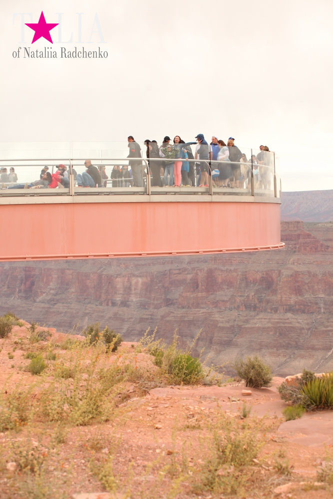 Стеклянный мост SkyWalk или смотровая площадка Гранд-Каньона, Аризона, США