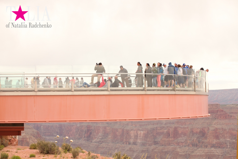 Стеклянный мост SkyWalk или смотровая площадка Гранд-Каньона, Аризона, США
